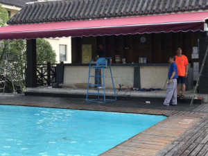 蘇州可移動（dòng）伸縮（suō）雨棚戶外推拉（lā）棚大型伸縮雨棚